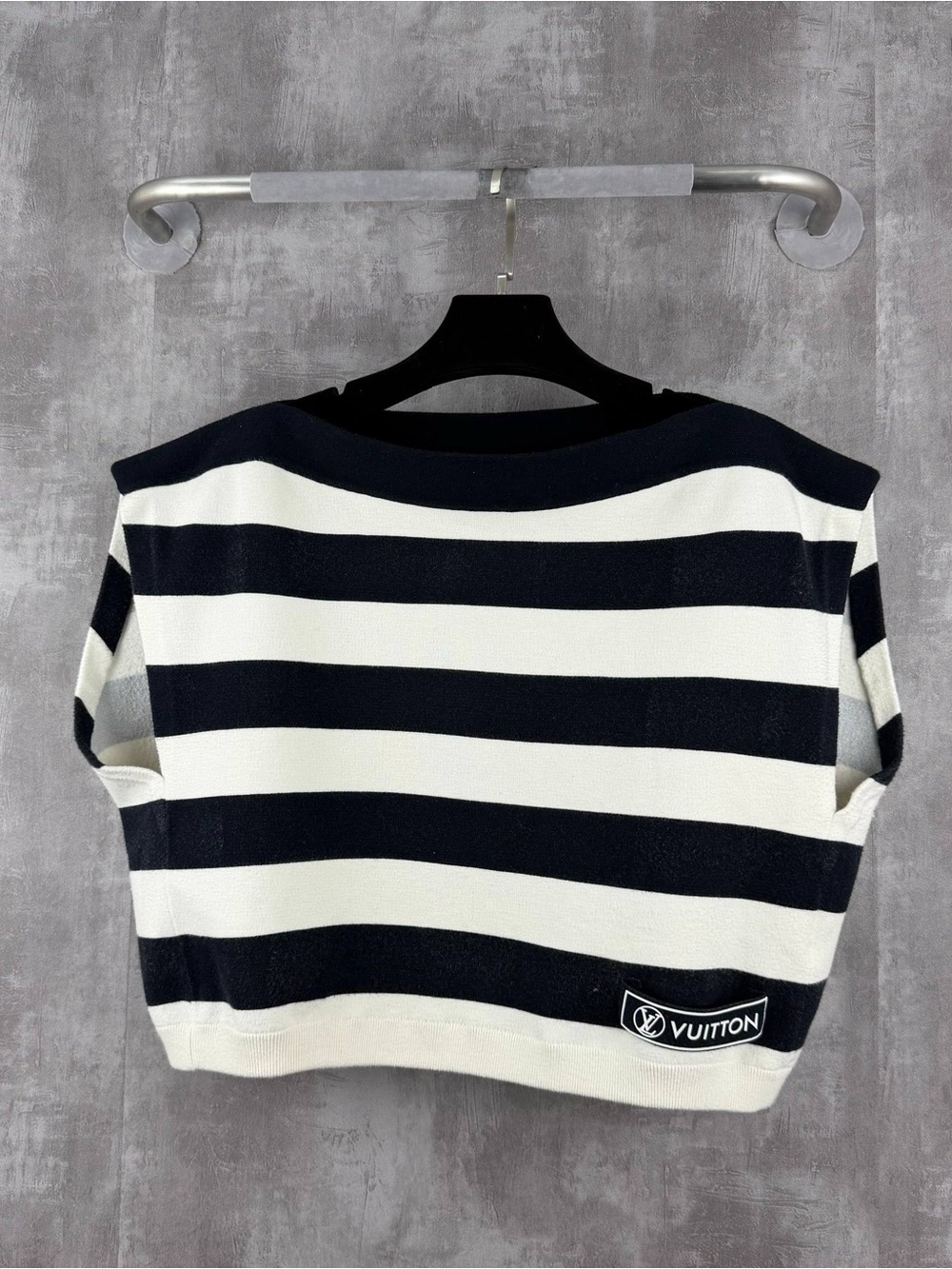 🚩steal Louis Vuitton Black and White Striped Cropped Knit Top